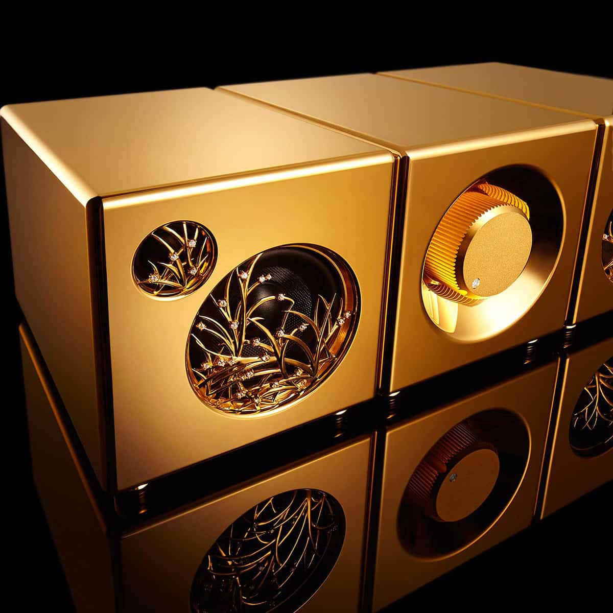 This one if its kind $5 mil sound system is made from 60kgs of gold and diamonds